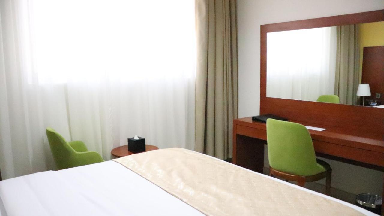 Al Riyadh Hotel Apartments Abu Dhabi Buitenkant foto