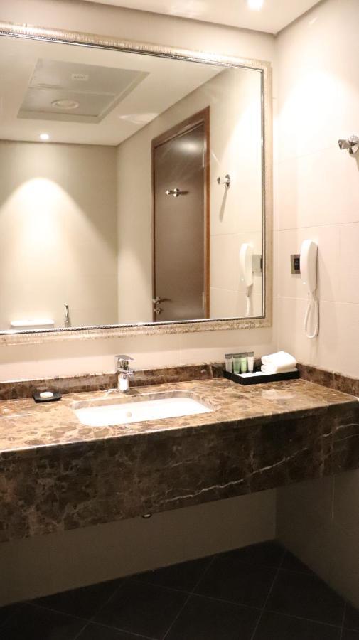 Al Riyadh Hotel Apartments Abu Dhabi Buitenkant foto